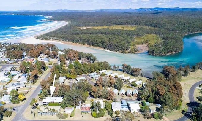 Berrara House | Be Barefoot at Berrara, 200 metres from one of the best beaches on the coast!