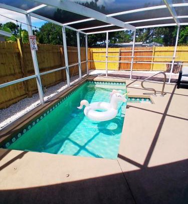 Bayshore Gardens House | Beach and Sports Haven with Pool near AMI and IMG Academy