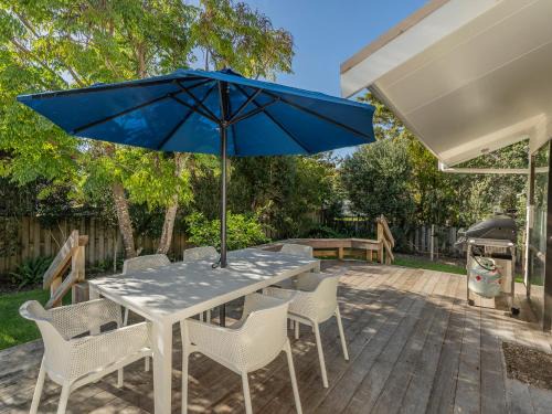 Matarangi House | Beach Bliss Haven - Matarangi Holiday Home