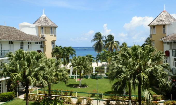 Ocho Rios Apartment | Beach Castles Studio