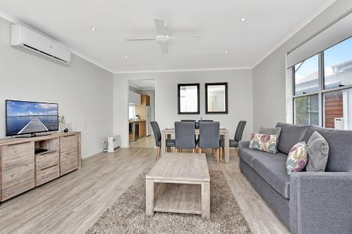 Caves Beach Villa | Beach Escape at Caves Beach Villas