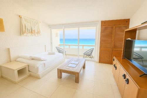 Zona Hotelera Apartment | Beach Front Condos in Hotel Zone