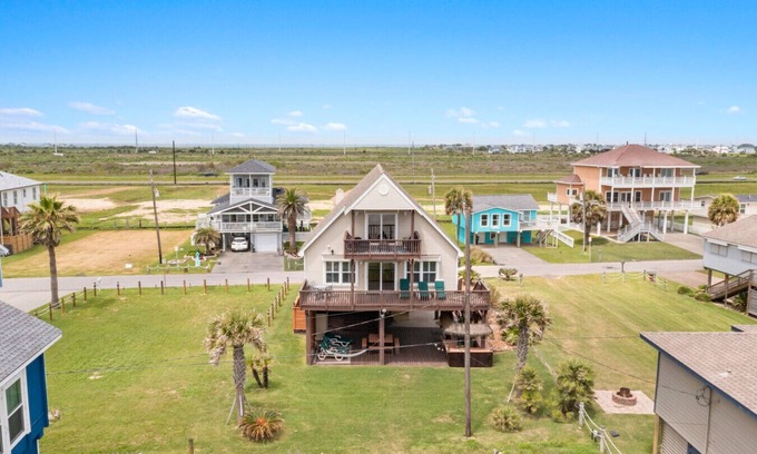 Bermuda Beach House | Beach Front | Hot Tub | Sleeps 14 | Newly Updated