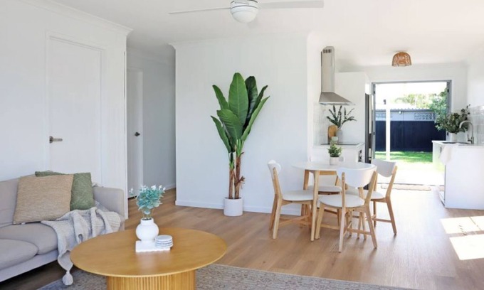 Warana Apartment | Beach Haven Warana - Pet Friendly Stay