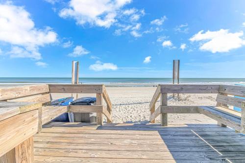 Surfside Beach House | Beach House Surfside - Private Pool Great Location