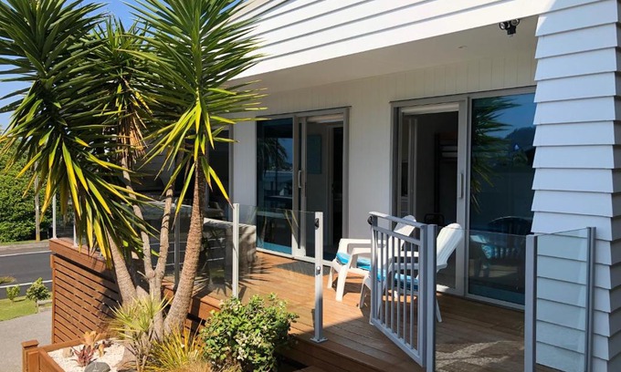 Tairua House | Beach Pod Studio - Tairua Bach