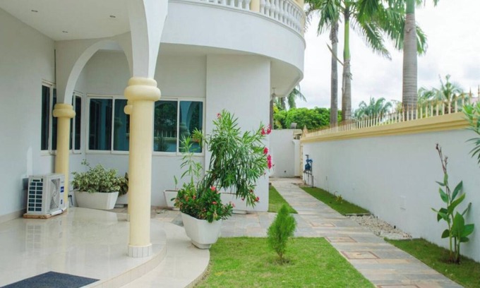 Littoral Department Apartment | Beach Sand Hotel & Resort, Cotonou Standard King Room 4