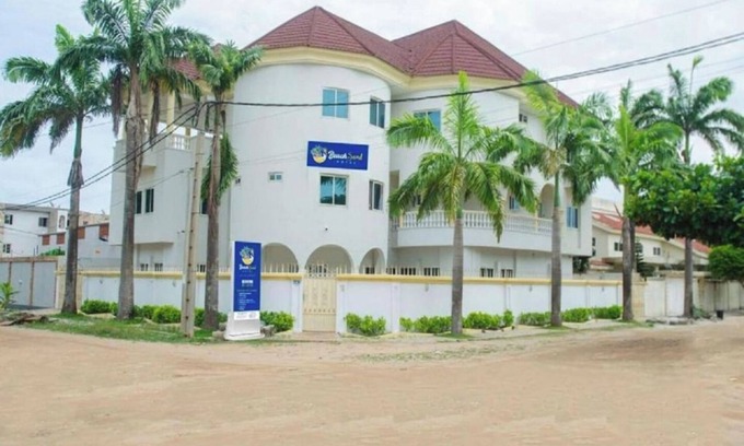 Littoral Department Apartment | Beach Sand Hotel & Resort, Cotonou Standard King Room 7