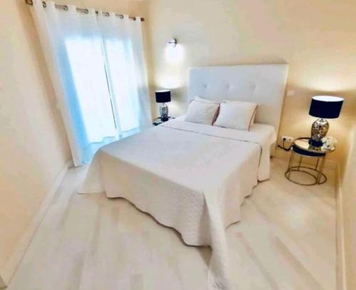 Praia da Rocha Apartment | Beach & Sea Apt, Fast WIFI, Airco, Private Parking and Pool