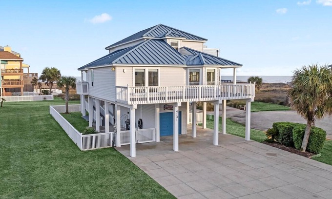 Pointe San Luis House | Beachfront | Community Pool | HotTub | Fenced Yard