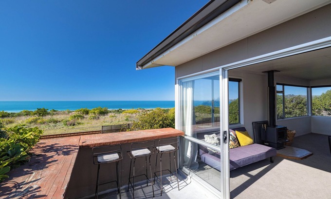 Kaikoura House | Beachfront | Games Room | Handy Location - KK58106, Beachfront | Games Room | Handy Location