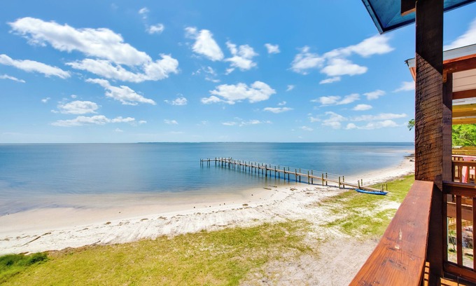 Franklin County Cottage | Beachfront Retreat w/Dock in Lanark Village!