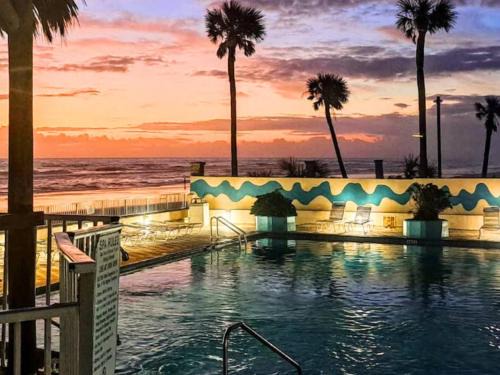 Daytona Beach Apartment | Beachin' at The Fountain Resort