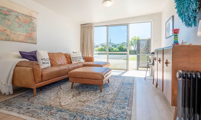 Pohara Cabin | Beachside Bliss in Golden Bay