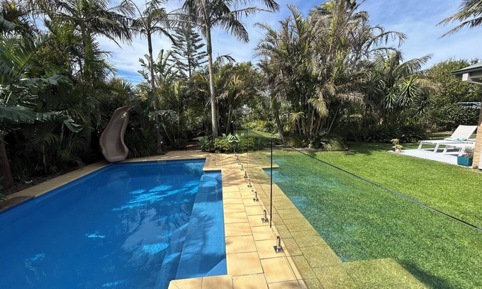 Culburra Beach House | Beachside - Direct Beach Access - Pool, Spa & Waterslide