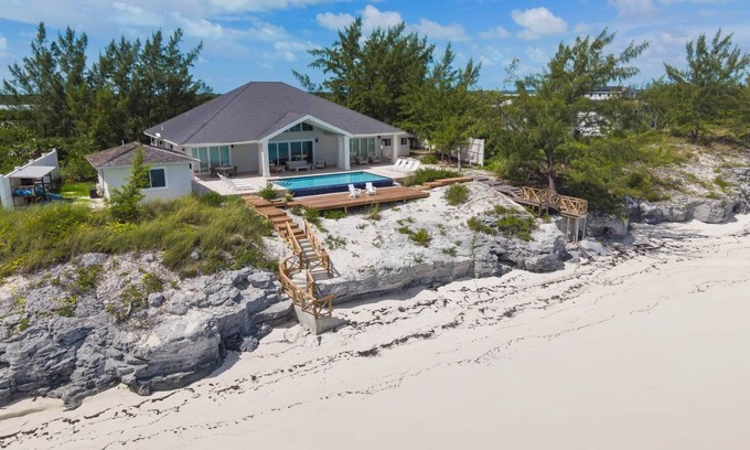 Forbes Hill Villa | Beachwood Villa, Oceanfront, kayakable to sand flats, most 5-stars on the island
