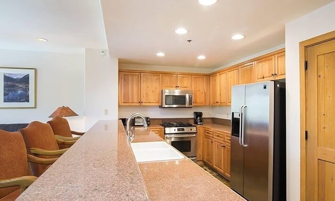 Mountain Village Condo | Bear Creek Lodge 208a 1 Bedroom Condo by Alpine Lodging Telluride