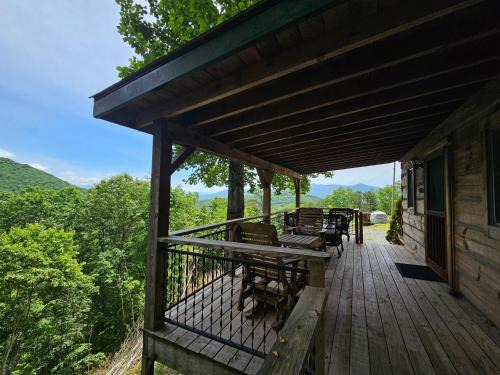 Bryson City House | Bear Hug Cabin