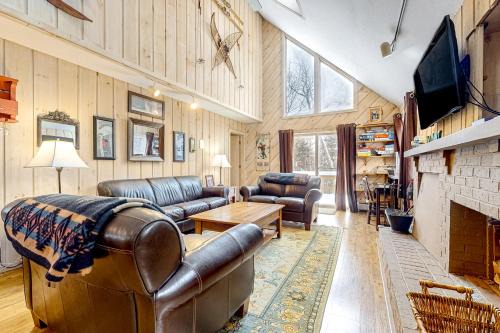 West Dover House | Bear's Crossing Retreat