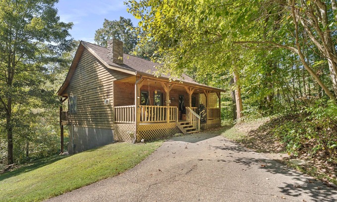 Rockbridge Cabin | Beartastic Outlook| Hocking Hills