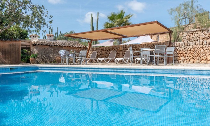 Manacor Apartment | Beautiful Apartment on a Farm with Wi-Fi, Pool & Large Outdoor Area