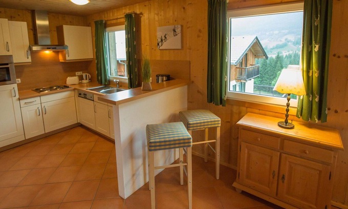 Annaberg im Lammertal House | Beautiful apartment in villa for 8 people with pool, WIFI, TV, terrace and pets allowed