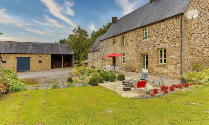 Saint-Ouen-La-Rouerie Villa | Beautiful private villa for 6 people with WIFI, TV, terrace and panoramic view