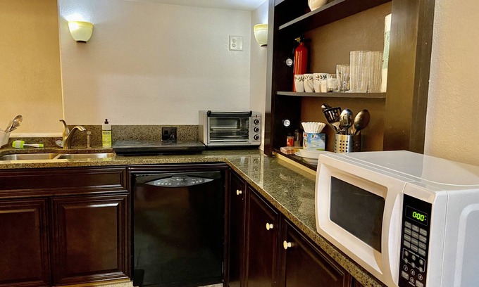Green Valley Ranch House | Beautiful 2 bed walkout basement
