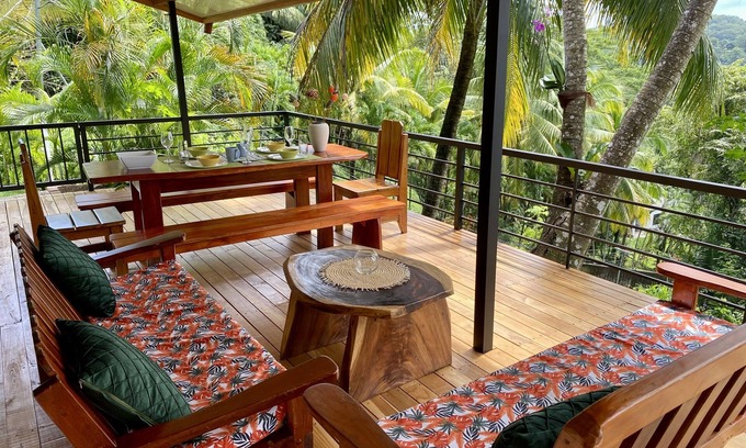 Samara House | Beautiful 2 bedroom/2 bath home with AC in Samara! Jungle view and the ocean
