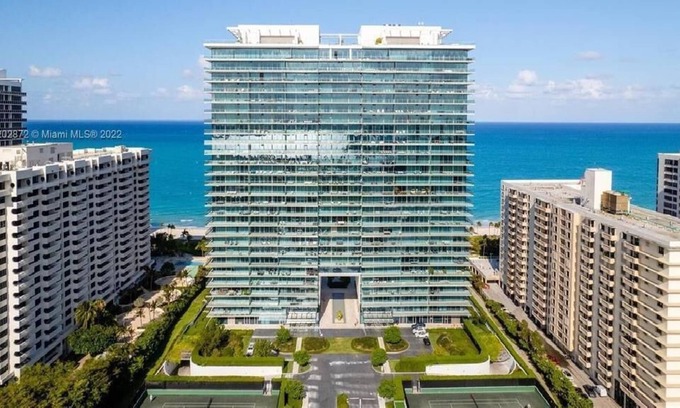 Bal Harbour Condo | Beautiful 2 Br. Condo (325085) by Houzlet