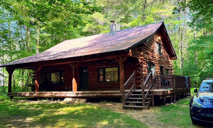Thornton Cabin | Beautiful 3 Bedroom Log Cabin - White Mountains