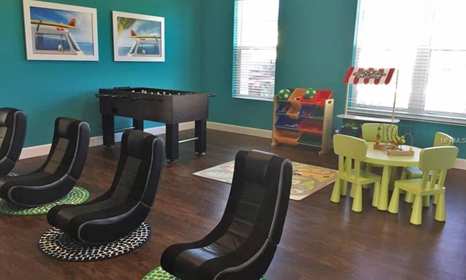 Campbell House | Beautiful 3 bedrooms townhome, bright living room, HD TV