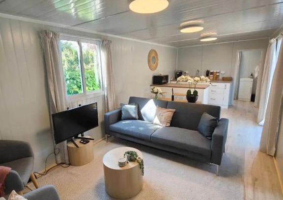 Woolston Apartment | Beautiful 30m2 tiny home!