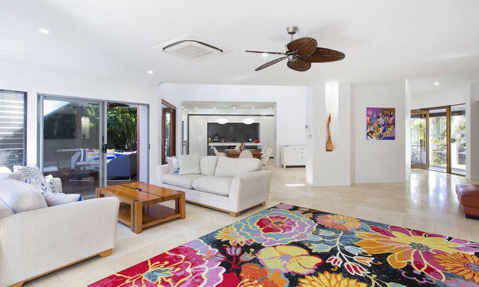 Noosa Heads House | Beautiful 4 bedroom home, private pool and golf cart.