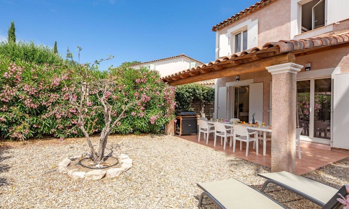 La Rouviere Apartment | Beautiful apartment for 8 guests with A/C, pool, WIFI, TV and patio