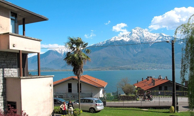Aurogna Apartment | Beautiful apartment for 9 people with WIFI, hot tub, TV, patio and pets allowed