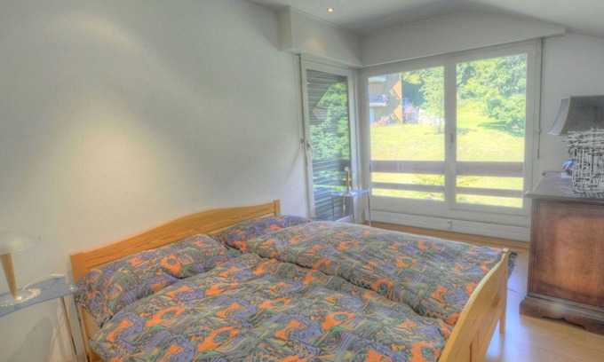 Ayent Apartment | Beautiful apartment for 8 guests with hot tub, TV and balcony