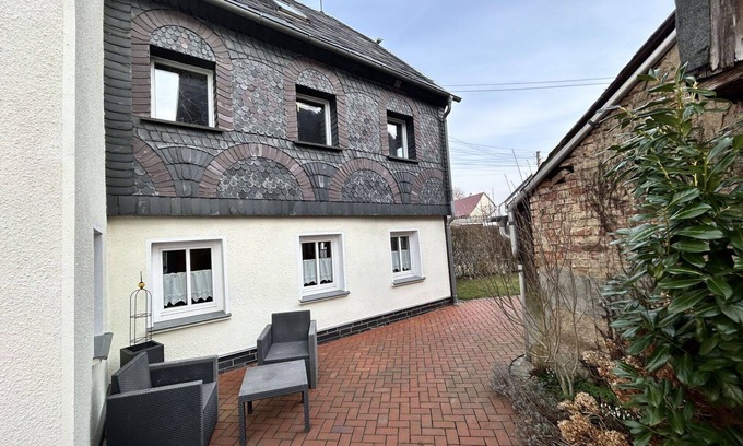 Grossschoenau Apartment | Beautiful apartment for 12 guests with WIFI, hot tub, TV, patio and pets allowed