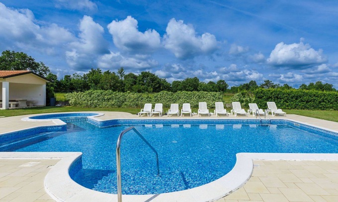 Debeljuhi Apartment | Beautiful apartment for 4 guests with WIFI, A/C, pool, TV and terrace
