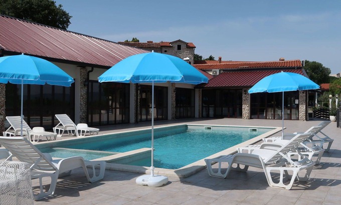 Krsan Villa | Beautiful apartment in villa for 6 people with pool, WIFI, A/C, TV, patio and pets allowed