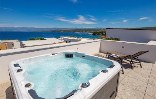 Zidarici Apartment | Beautiful Apartment In Malinska