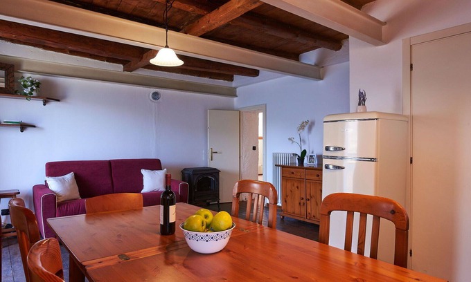 Bellano House | Beautiful apartment in villa for 6 guests with WIFI, TV, patio and pets allowed
