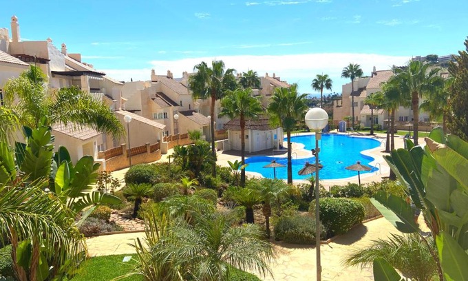 Benalmadena Apartment | Beautiful apartment with pools, playground and paddle tennis - Family friendly and near Vithas Hospital - Free parking in garage