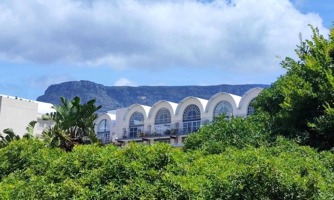Bo'Kaap Apartment | Beautiful Appartement With Balcony and Great View at Bokaap