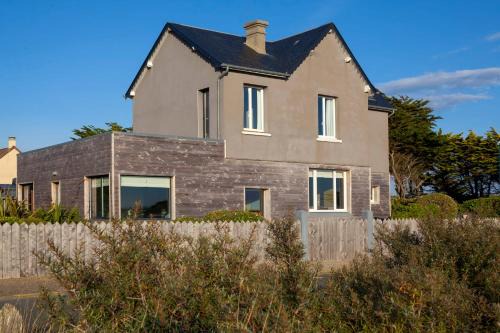 Barneville-Carteret House | Beautiful beach house 220m2 Perfectly equipped for 9 people baby