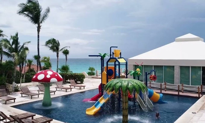 Zona Hotelera Apartment | Beautiful beachfront apartment with access to the hotel's facilities