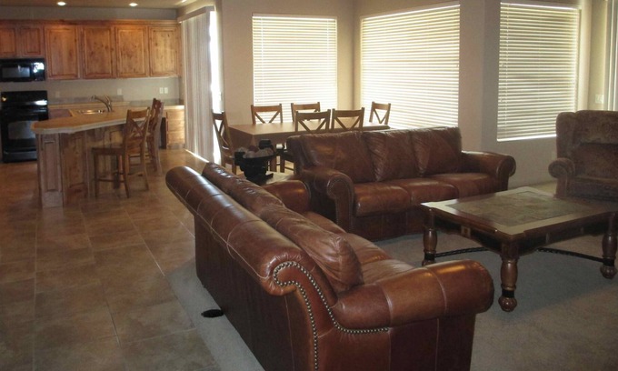 St. George Condo | Beautiful, Big, Bright, Peaceful Top Floor unit with Green Valley amenities inc
