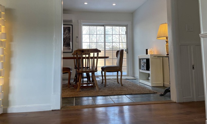 Tivoli House | Beautiful, bright private home w fenced yard in Tivoli, NY