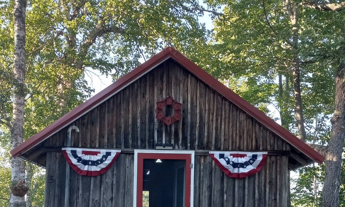 Spring Lake Cabin | Beautiful Cabin w/ lake frontage , dock and kayaks.