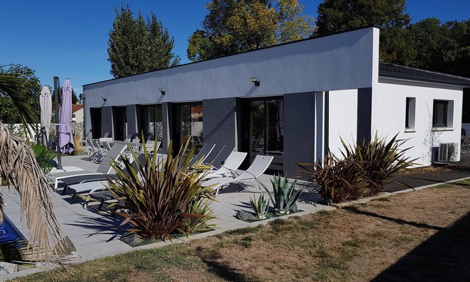 Medis House | Beautiful contemporary villa with heated pool